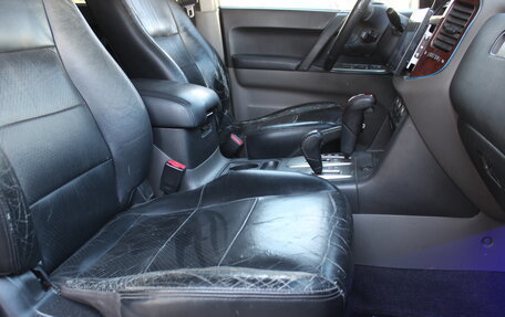 Mitsubishi Pajero III рестайлинг, 2004 год, 877 000 рублей, 14 фотография
