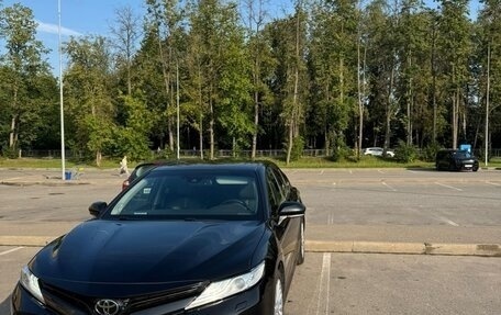 Toyota Camry, 2018 год, 2 450 000 рублей, 2 фотография