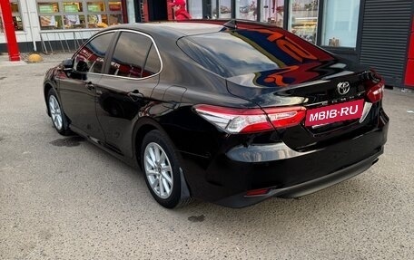 Toyota Camry, 2021 год, 2 950 000 рублей, 3 фотография