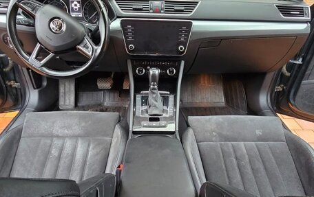 Skoda Superb III рестайлинг, 2018 год, 1 420 000 рублей, 4 фотография