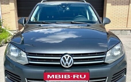 Volkswagen Touareg III, 2013 год, 2 000 000 рублей, 2 фотография