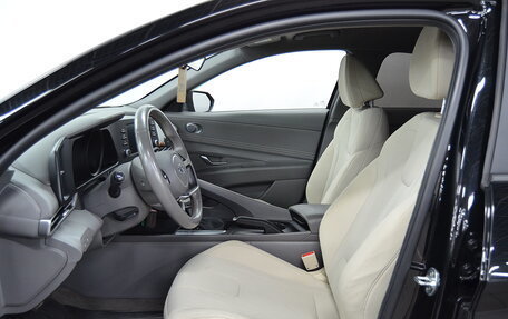 Hyundai Elantra, 2021 год, 1 680 000 рублей, 10 фотография