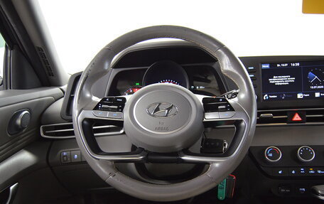 Hyundai Elantra, 2021 год, 1 680 000 рублей, 13 фотография
