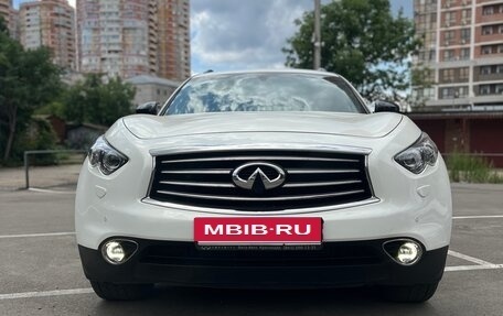 Infiniti QX70, 2015 год, 2 550 000 рублей, 4 фотография