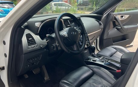 Infiniti QX70, 2015 год, 2 550 000 рублей, 12 фотография