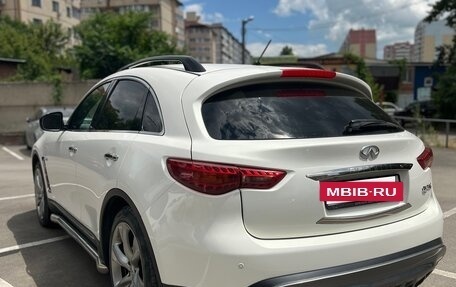Infiniti QX70, 2015 год, 2 550 000 рублей, 9 фотография