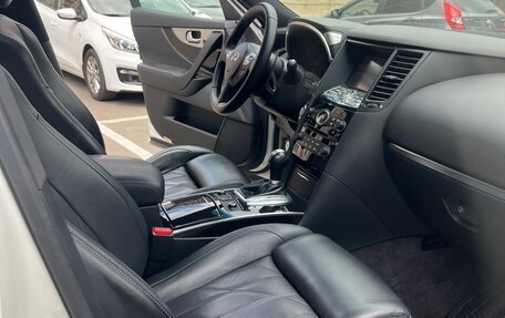 Infiniti QX70, 2015 год, 2 550 000 рублей, 13 фотография