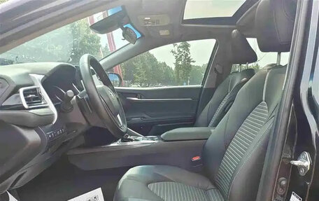 Toyota Camry, 2022 год, 2 050 000 рублей, 12 фотография