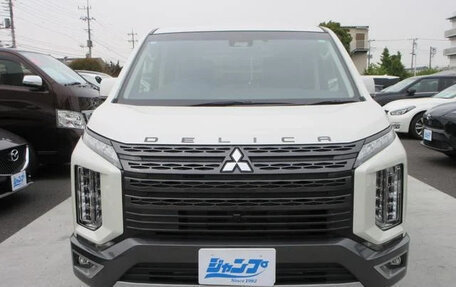 Mitsubishi Delica D:5 I, 2022 год, 2 850 000 рублей, 2 фотография