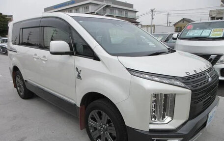 Mitsubishi Delica D:5 I, 2022 год, 2 850 000 рублей, 3 фотография