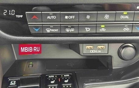 Lexus RX IV рестайлинг, 2022 год, 3 490 000 рублей, 13 фотография