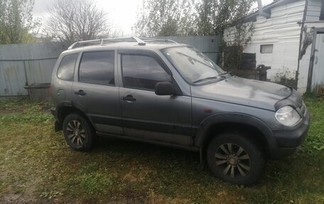 Chevrolet Niva I рестайлинг, 2005 год, 105 000 рублей, 2 фотография