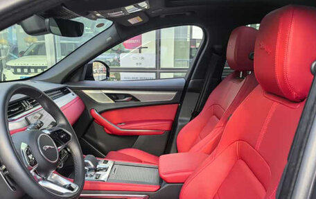 Jaguar F-Pace, 2022 год, 3 070 000 рублей, 8 фотография