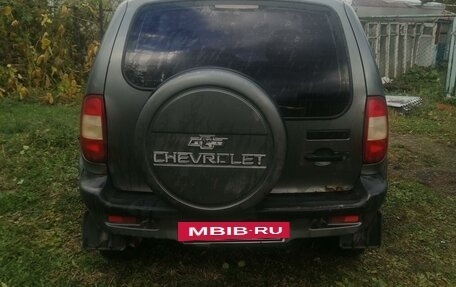 Chevrolet Niva I рестайлинг, 2005 год, 105 000 рублей, 3 фотография