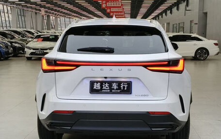 Lexus NX, 2022 год, 2 800 000 рублей, 5 фотография