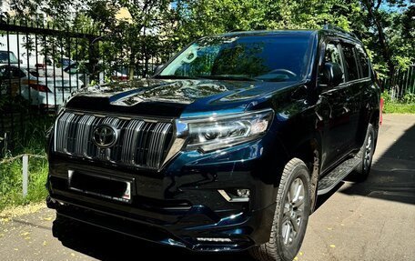 Toyota Land Cruiser Prado 150 рестайлинг 2, 2017 год, 4 790 000 рублей, 2 фотография