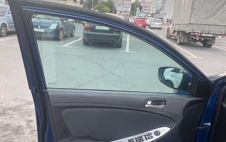 Hyundai Solaris II рестайлинг, 2015 год, 1 100 000 рублей, 5 фотография