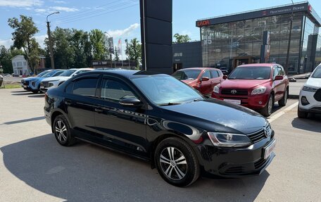 Volkswagen Jetta VI, 2013 год, 995 000 рублей, 4 фотография