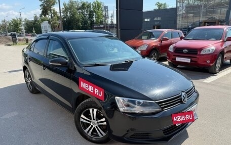 Volkswagen Jetta VI, 2013 год, 995 000 рублей, 3 фотография