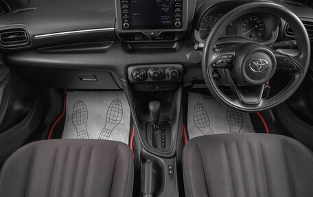 Toyota Yaris, 2020 год, 1 149 000 рублей, 8 фотография