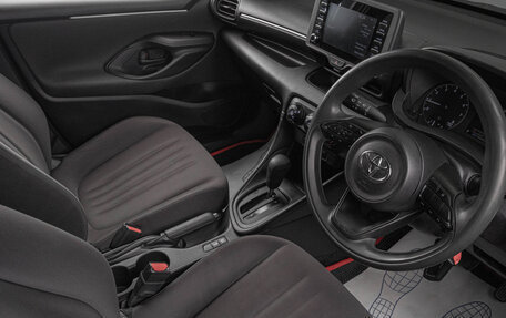 Toyota Yaris, 2020 год, 1 149 000 рублей, 9 фотография