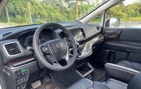 Honda Odyssey IV, 2021 год, 2 350 000 рублей, 7 фотография