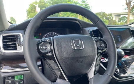 Honda Odyssey IV, 2021 год, 2 350 000 рублей, 14 фотография
