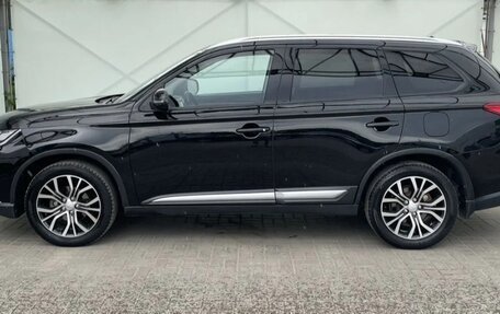 Mitsubishi Outlander III рестайлинг 3, 2016 год, 2 050 000 рублей, 3 фотография