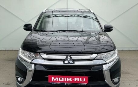 Mitsubishi Outlander III рестайлинг 3, 2016 год, 2 050 000 рублей, 2 фотография