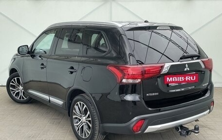 Mitsubishi Outlander III рестайлинг 3, 2016 год, 2 050 000 рублей, 6 фотография