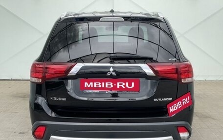 Mitsubishi Outlander III рестайлинг 3, 2016 год, 2 050 000 рублей, 5 фотография
