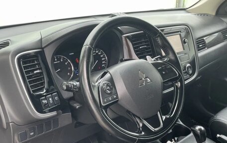 Mitsubishi Outlander III рестайлинг 3, 2016 год, 2 050 000 рублей, 19 фотография