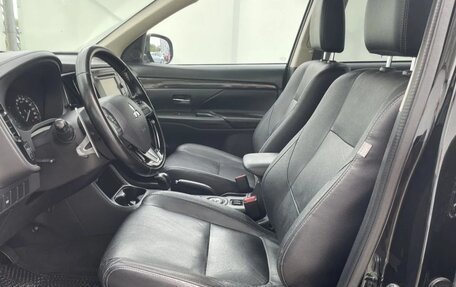 Mitsubishi Outlander III рестайлинг 3, 2016 год, 2 050 000 рублей, 12 фотография