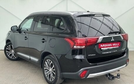 Mitsubishi Outlander III рестайлинг 3, 2016 год, 2 050 000 рублей, 7 фотография
