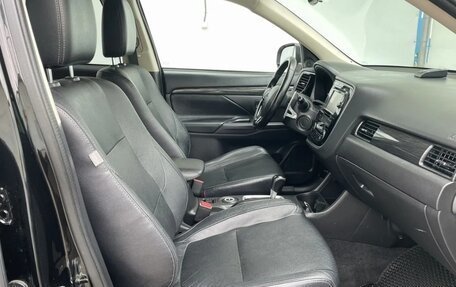 Mitsubishi Outlander III рестайлинг 3, 2016 год, 2 050 000 рублей, 21 фотография