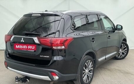Mitsubishi Outlander III рестайлинг 3, 2016 год, 2 050 000 рублей, 10 фотография