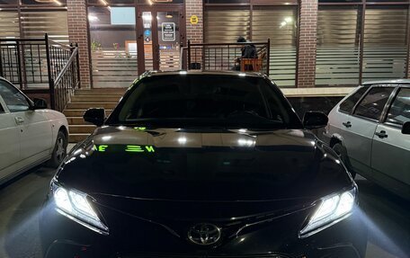 Toyota Camry, 2023 год, 3 300 000 рублей, 2 фотография