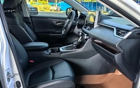 Toyota RAV4, 2022 год, 2 890 000 рублей, 12 фотография