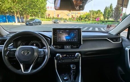 Toyota RAV4, 2022 год, 2 890 000 рублей, 7 фотография