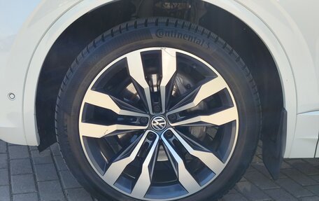 Volkswagen Touareg III, 2019 год, 4 750 000 рублей, 7 фотография