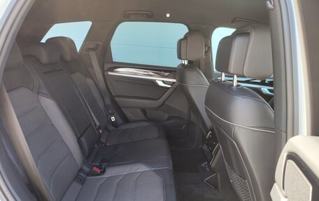 Volkswagen Touareg III, 2019 год, 4 750 000 рублей, 15 фотография