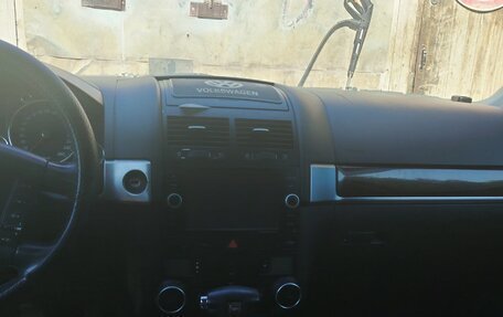 Volkswagen Touareg III, 2004 год, 650 000 рублей, 4 фотография