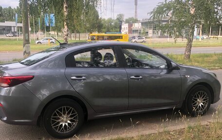 KIA Rio IV, 2017 год, 1 333 000 рублей, 2 фотография