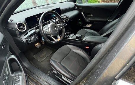 Mercedes-Benz A-Класс, 2018 год, 2 450 000 рублей, 3 фотография