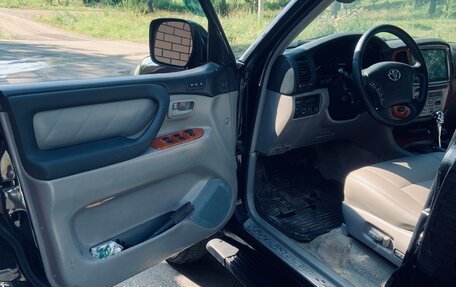 Toyota Land Cruiser 100 рестайлинг 2, 2004 год, 1 450 000 рублей, 10 фотография