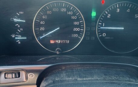 Toyota Land Cruiser 100 рестайлинг 2, 2004 год, 1 450 000 рублей, 8 фотография