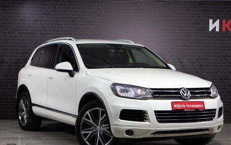 Volkswagen Touareg III, 2011 год, 1 976 000 рублей, 3 фотография