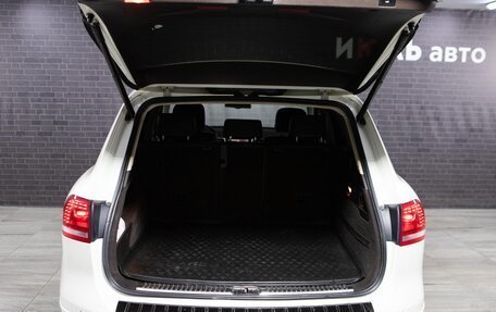 Volkswagen Touareg III, 2011 год, 1 976 000 рублей, 8 фотография
