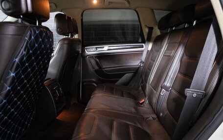 Volkswagen Touareg III, 2011 год, 1 976 000 рублей, 11 фотография