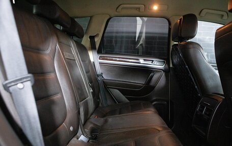 Volkswagen Touareg III, 2011 год, 1 976 000 рублей, 13 фотография